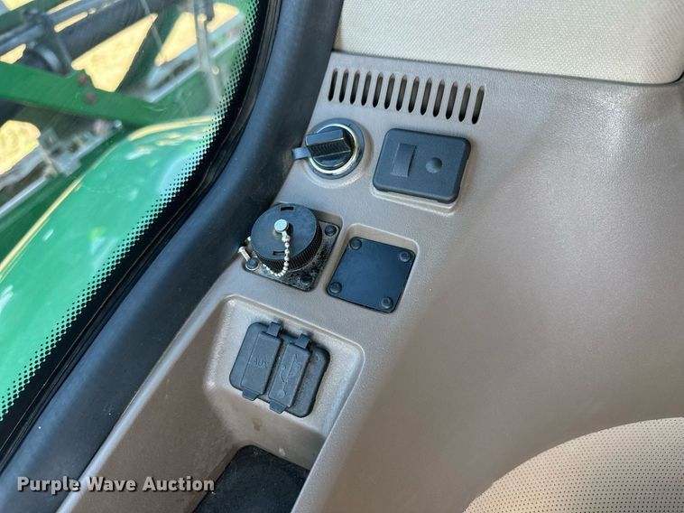 image for item NJ9349 2017 John Deere R4038 sprayer