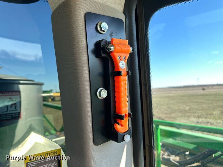 image for item NJ9349 2017 John Deere R4038 sprayer