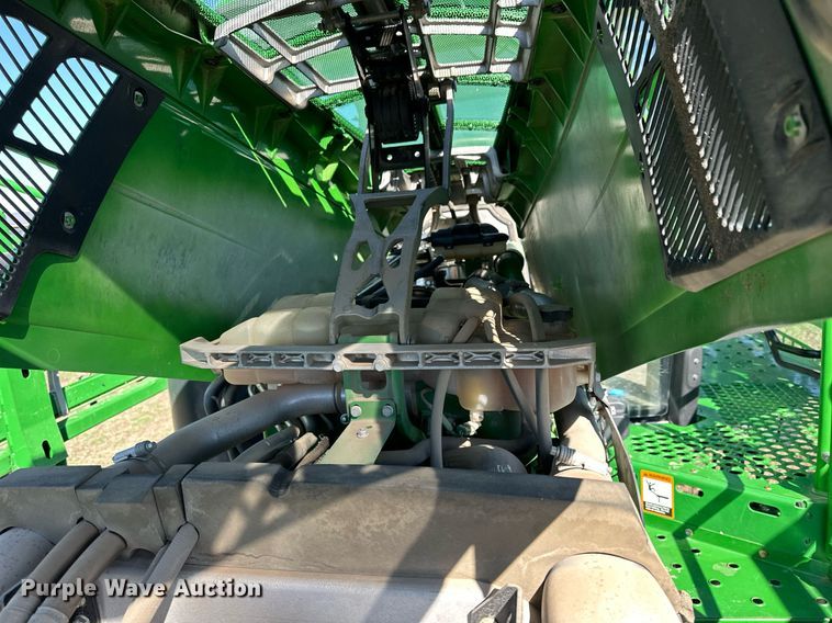 image for item NJ9349 2017 John Deere R4038 sprayer