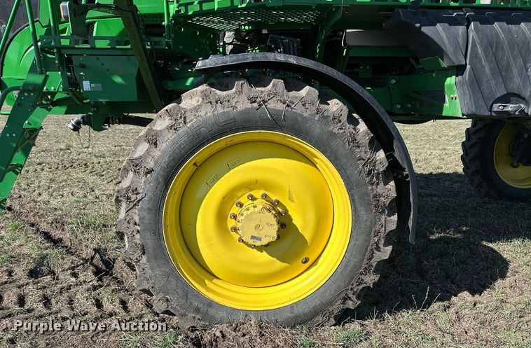 image for item NJ9349 2017 John Deere R4038 sprayer