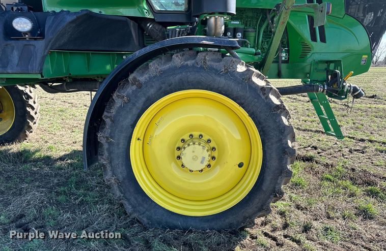 image for item NJ9349 2017 John Deere R4038 sprayer
