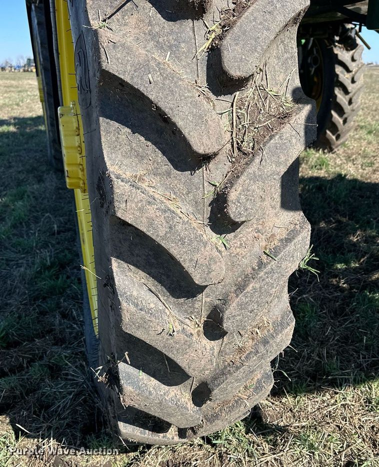 image for item NJ9349 2017 John Deere R4038 sprayer