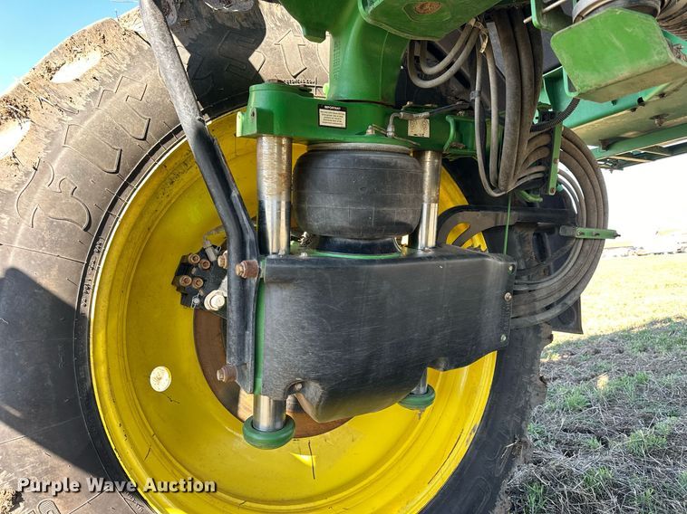 image for item NJ9349 2017 John Deere R4038 sprayer