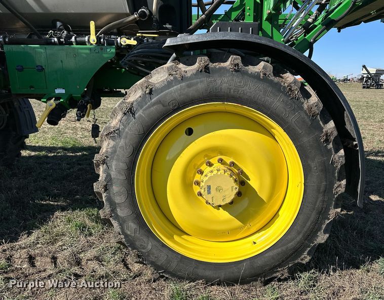 image for item NJ9349 2017 John Deere R4038 sprayer