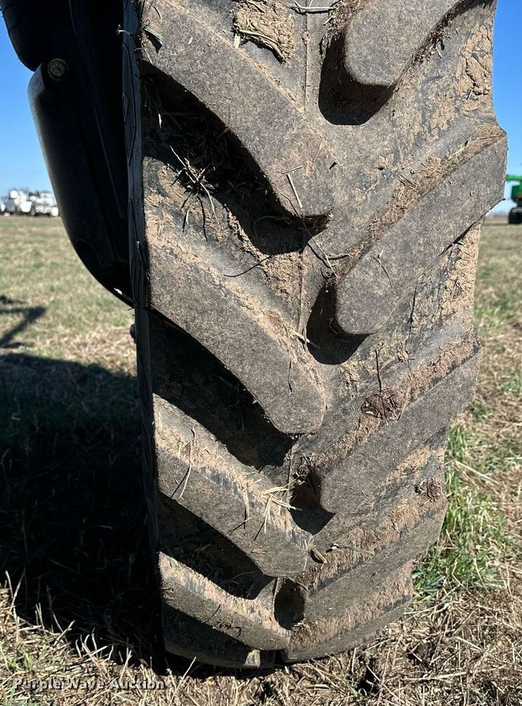 image for item NJ9349 2017 John Deere R4038 sprayer