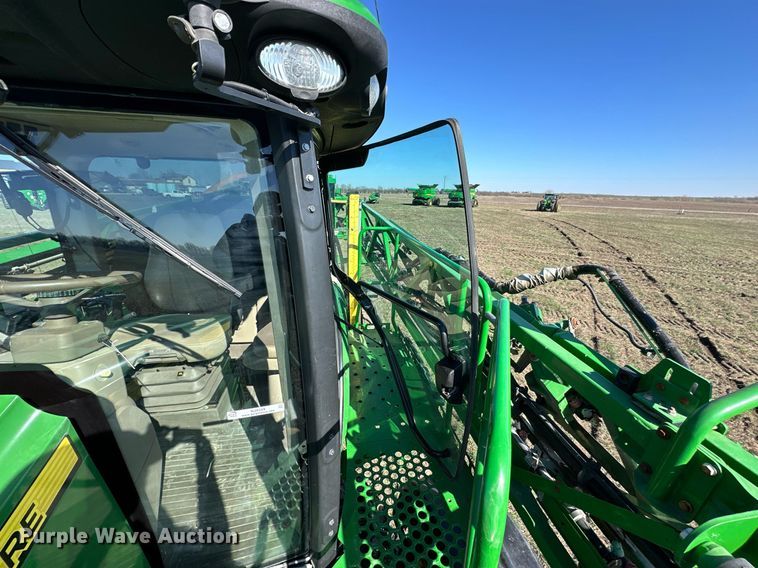 image for item NJ9349 2017 John Deere R4038 sprayer