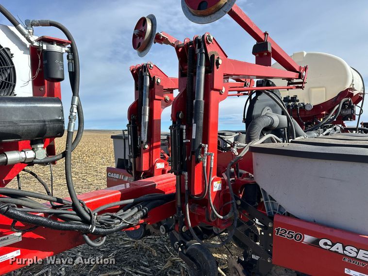 image for item NJ9351 Case IH Early Riser 1250 planter