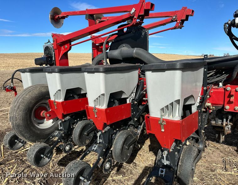 image for item NJ9351 Case IH Early Riser 1250 planter