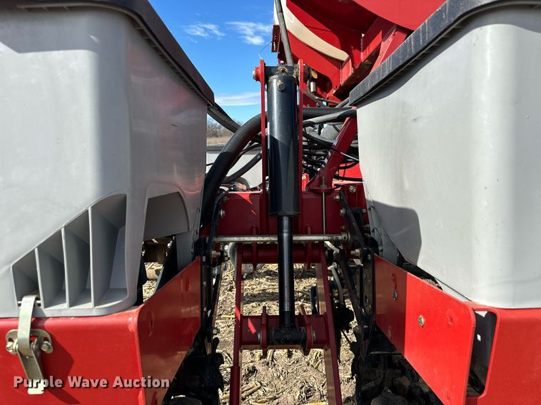 image for item NJ9351 Case IH Early Riser 1250 planter