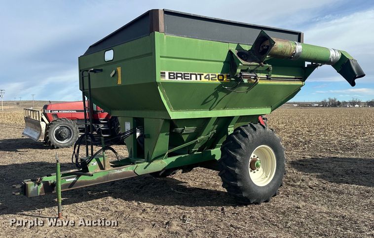 image for item NJ9352 Brent 420F grain cart