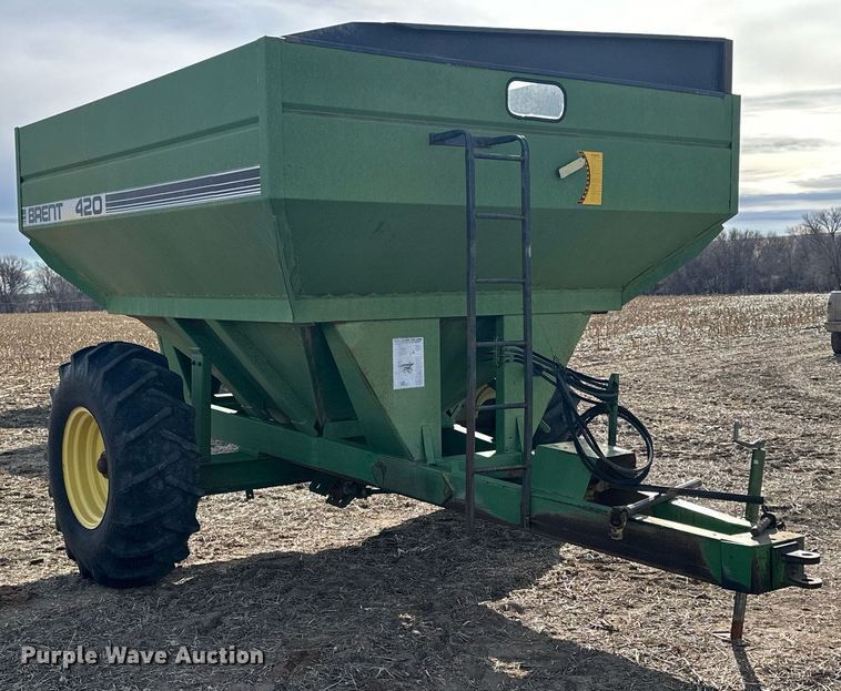 image for item NJ9352 Brent 420F grain cart