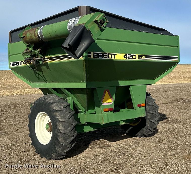image for item NJ9352 Brent 420F grain cart