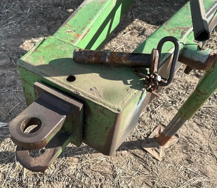 image for item NJ9352 Brent 420F grain cart