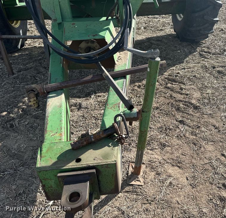 image for item NJ9352 Brent 420F grain cart