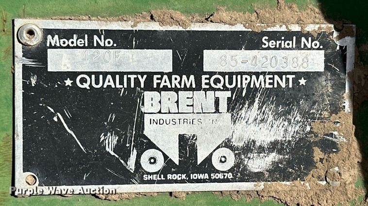 image for item NJ9352 Brent 420F grain cart