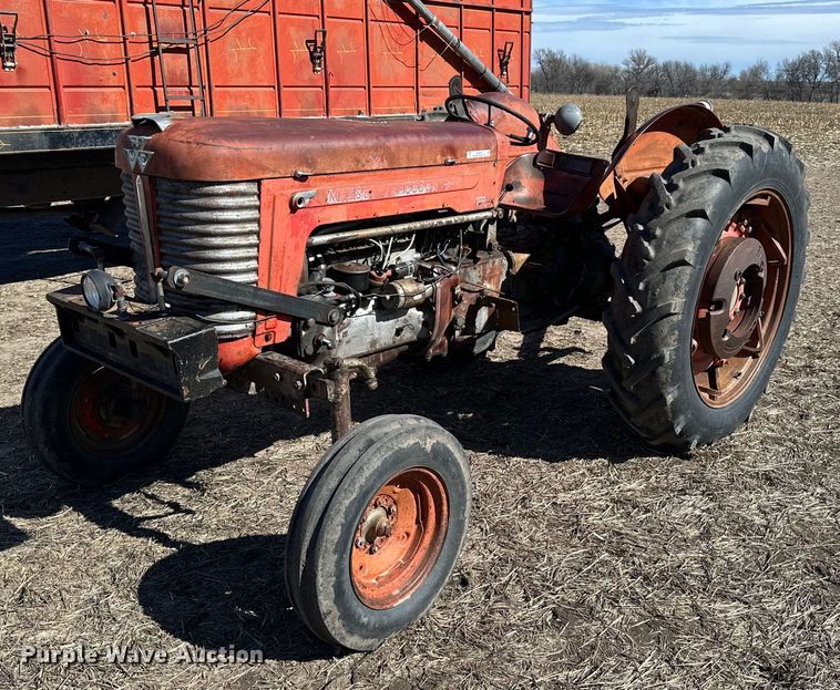 image for item NJ9357 1959 Massey Ferguson 65 tractor