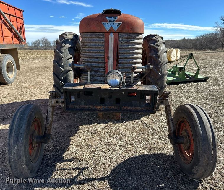 image for item NJ9357 1959 Massey Ferguson 65 tractor
