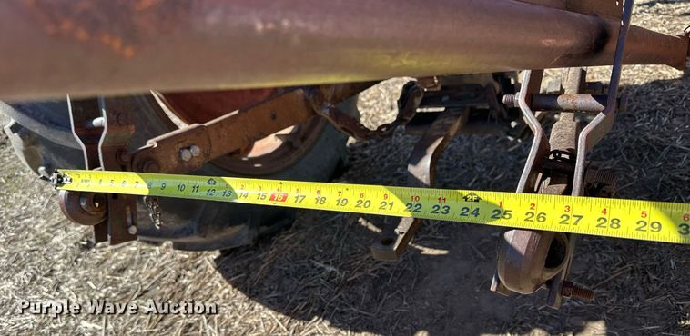 image for item NJ9357 1959 Massey Ferguson 65 tractor