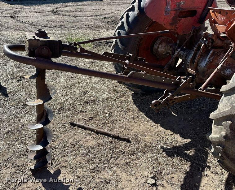 image for item NJ9357 1959 Massey Ferguson 65 tractor