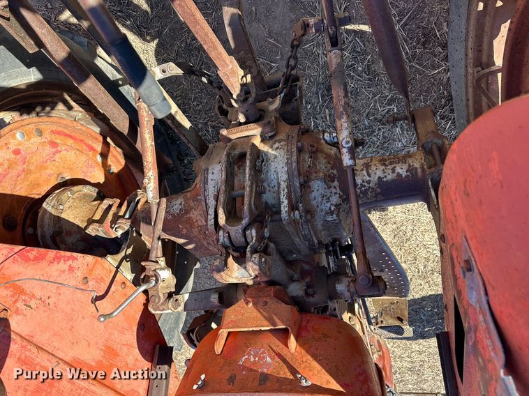 image for item NJ9357 1959 Massey Ferguson 65 tractor