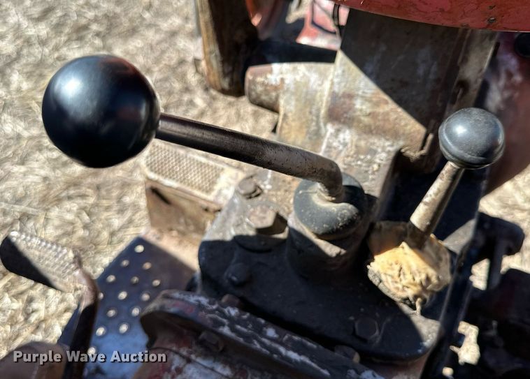 image for item NJ9357 1959 Massey Ferguson 65 tractor