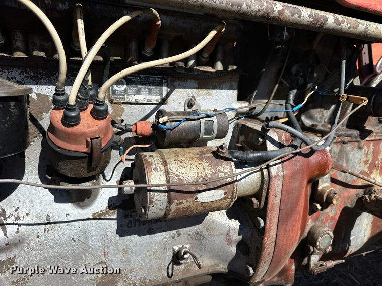 image for item NJ9357 1959 Massey Ferguson 65 tractor