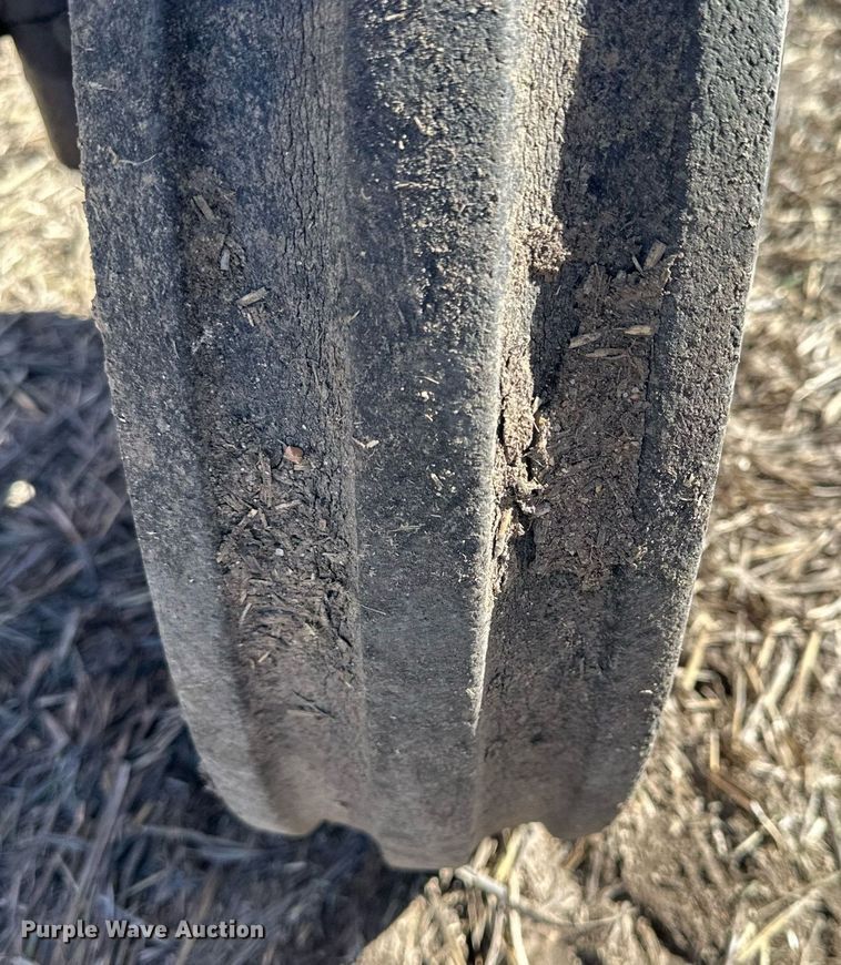 image for item NJ9357 1959 Massey Ferguson 65 tractor