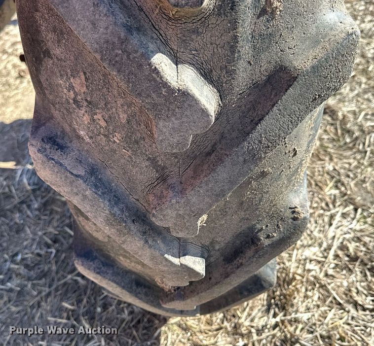 image for item NJ9357 1959 Massey Ferguson 65 tractor