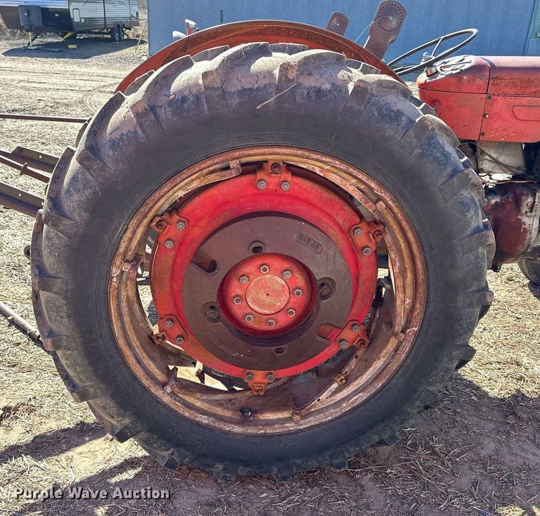image for item NJ9357 1959 Massey Ferguson 65 tractor