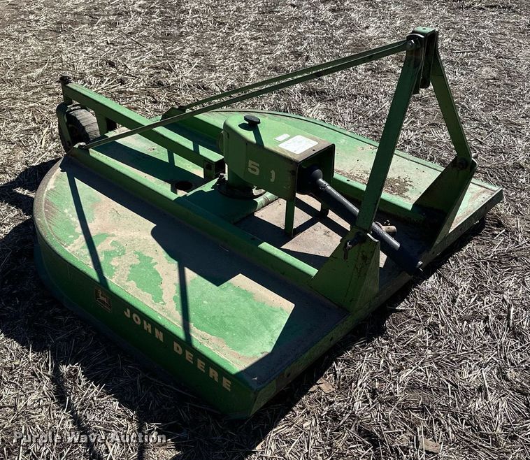 image for item NJ9357 1959 Massey Ferguson 65 tractor