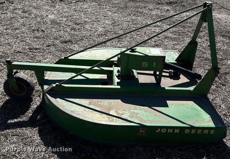 image for item NJ9357 1959 Massey Ferguson 65 tractor