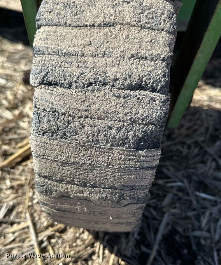 image for item NJ9357 1959 Massey Ferguson 65 tractor