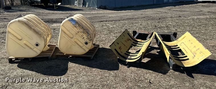 image for item NJ9363 (2) Ag-Chem saddle tanks