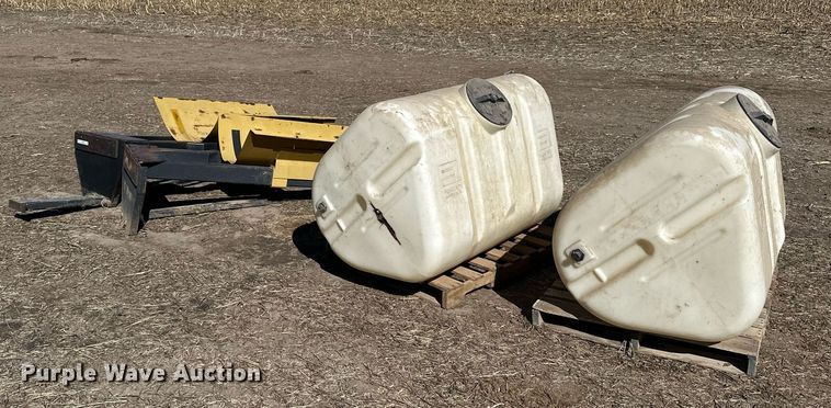 image for item NJ9363 (2) Ag-Chem saddle tanks