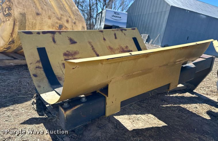 image for item NJ9363 (2) Ag-Chem saddle tanks