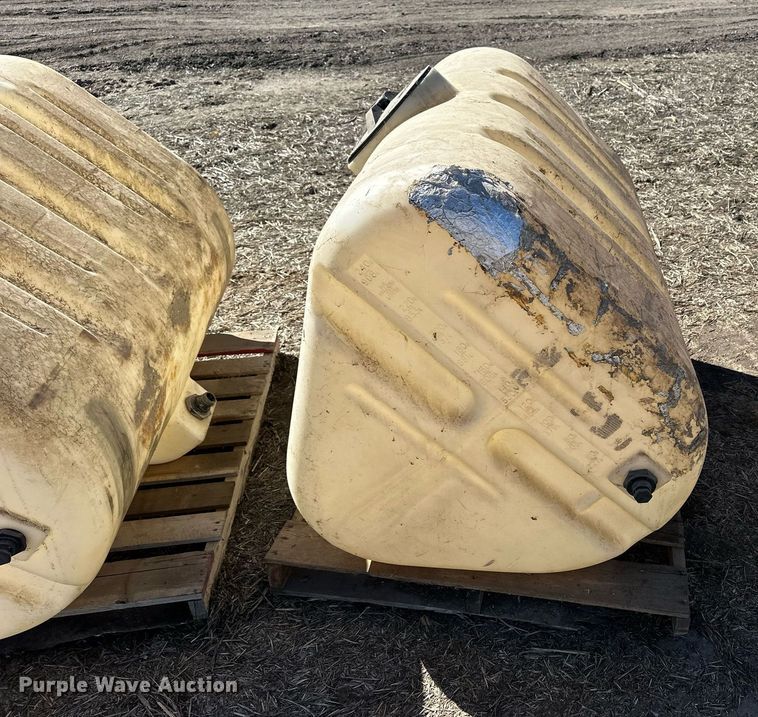 image for item NJ9363 (2) Ag-Chem saddle tanks