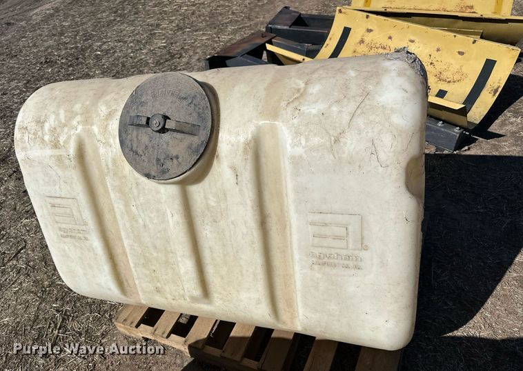 image for item NJ9363 (2) Ag-Chem saddle tanks