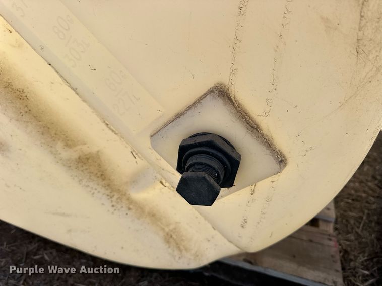 image for item NJ9363 (2) Ag-Chem saddle tanks