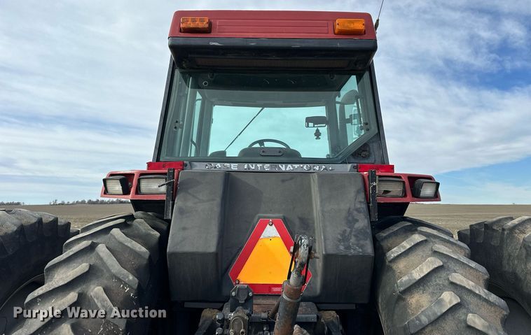 image for item NJ9367 1994 Case IH 7230 tractor