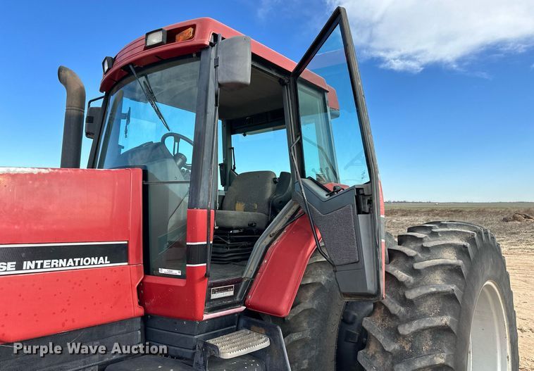 image for item NJ9367 1994 Case IH 7230 tractor