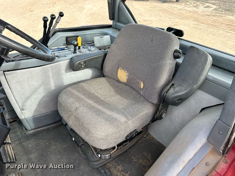 image for item NJ9367 1994 Case IH 7230 tractor