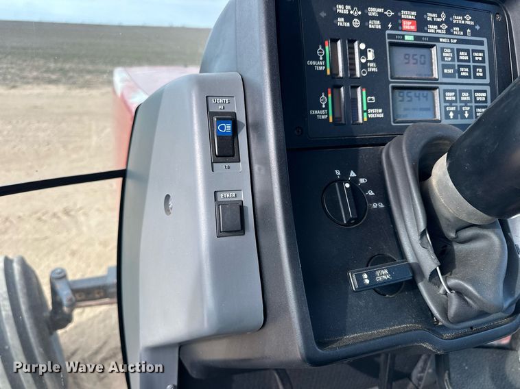 image for item NJ9367 1994 Case IH 7230 tractor