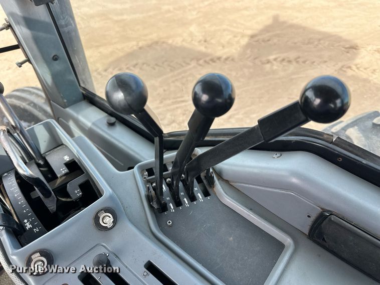 image for item NJ9367 1994 Case IH 7230 tractor