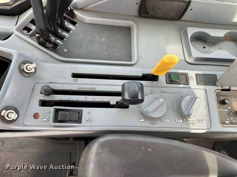 image for item NJ9367 1994 Case IH 7230 tractor