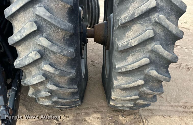 image for item NJ9367 1994 Case IH 7230 tractor