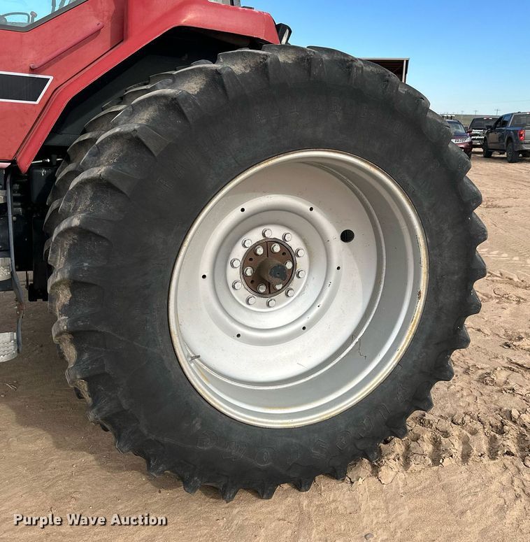 image for item NJ9367 1994 Case IH 7230 tractor