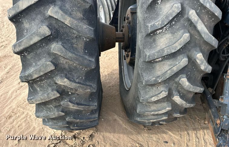 image for item NJ9367 1994 Case IH 7230 tractor