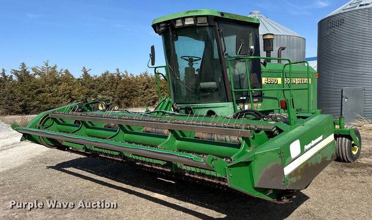 image for item NJ9391 2001 John Deere 4890 SP swather / windrower