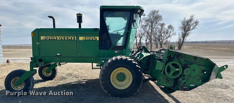 image for item NJ9391 2001 John Deere 4890 SP swather / windrower