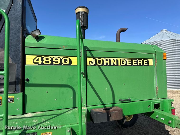 image for item NJ9391 2001 John Deere 4890 SP swather / windrower
